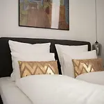 Luxury Apartment by Hi5 - Kálmán Imre Suite