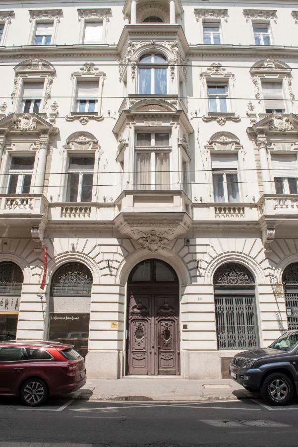 Luxury By Hi5 - Kálmán Imre Budapest